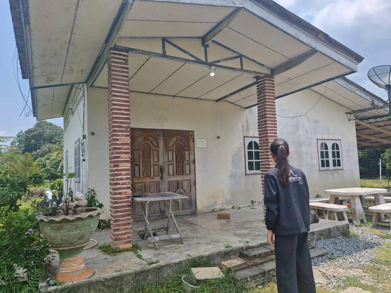 พช.มะขาม ลงพื้นที่บริหารจัดการหนี้ค้างชำระกองทุนพัฒนาบทบาทสตรี